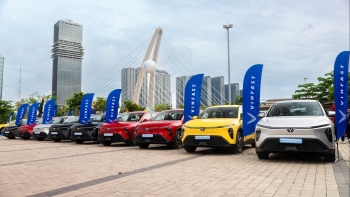 250 chiếc VinFast Limo Green đồng loạt bàn giao khắp 3 miền