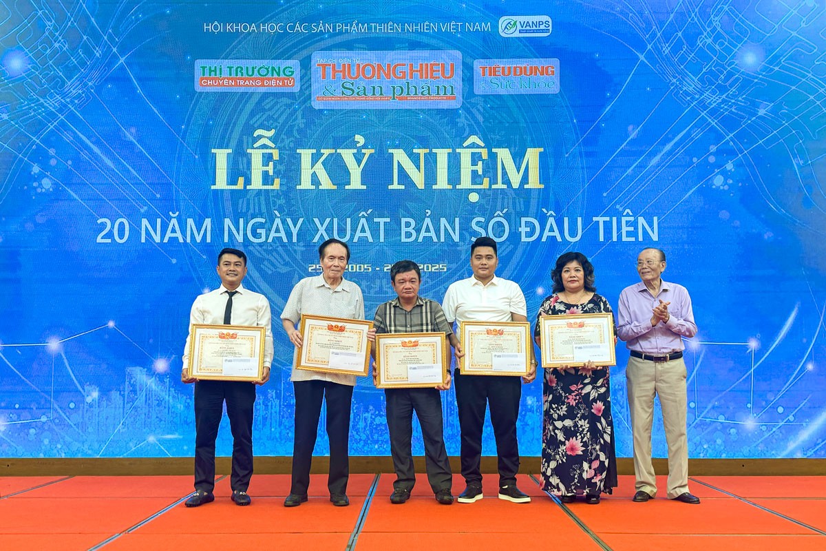 Tạp chí Thương hiệu và Sản phẩm kỷ niệm 20 năm: Hành trình khẳng định vai trò tiên phong và khát vọng vươn tới tương lai Tạp chí Thương hiệu và Sản phẩm kỷ niệm 20 năm: Hành trình khẳng định vai trò tiên phong và khát vọng vươn tới tương lai