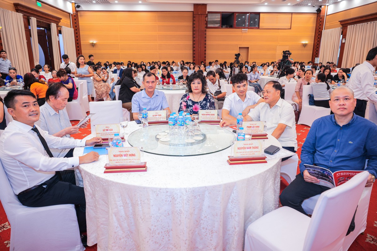 Tạp chí Thương hiệu và Sản phẩm kỷ niệm 20 năm: Hành trình khẳng định vai trò tiên phong và khát vọng vươn tới tương lai Tạp chí Thương hiệu và Sản phẩm kỷ niệm 20 năm: Hành trình khẳng định vai trò tiên phong và khát vọng vươn tới tương lai