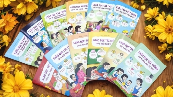 Ra mắt bộ sách 'Giáo dục tài chính' toàn diện cho học sinh từ lớp 1 đến lớp 12
