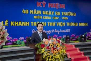 NXB Giáo dục Việt Nam trao tặng hơn 1.000 cuốn sách tại trường THPT Nguyễn Chí Thanh