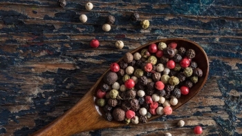 Giá hồ tiêu hôm nay 27/9: Giữ vững mức cao, xuất khẩu lập kỷ lục