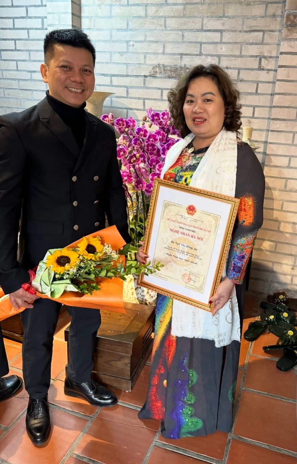 Nghệ nhân cắm hoa nghệ thuật Ngô Thị Hồng An: Người giữ lửa nghề hoa, lan tỏa giá trị văn hóa Việt Nghệ nhân cắm hoa nghệ thuật Ngô Thị Hồng An: Người giữ lửa nghề hoa, lan tỏa giá trị văn hóa Việt