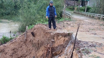 Thủ tướng chỉ đạo khẩn trương khắc phục hậu quả bão số 10 và mưa lũ