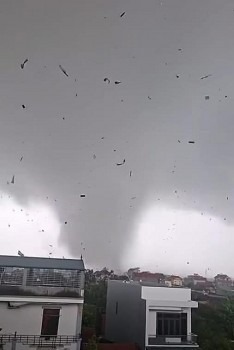 Làm thế nào để giữ an toàn khi có lốc xoáy xảy ra?