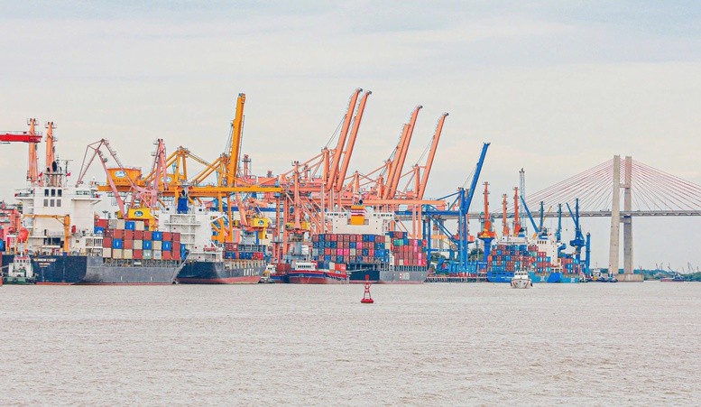 Tới năm 2030, cảng biển Hải Phòng được quy hoạch để đáp ứng cho lượng hàng hoá thông qua từ 175,4 triệu tấn đến 215,5 triệu tấn - Ảnh: Tạ Hải Tới năm 2030, cảng biển Hải Phòng được quy hoạch để đáp ứng cho lượng hàng hoá thông qua từ 175,4 triệu tấn đến 215,5 triệu tấn - Ảnh: Tạ Hải