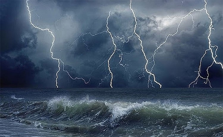 Khu vực Bắc Biển Đông: Gió mạnh dần từ cấp 8 đến 13, giật cấp 16. Sóng biển cao 4-6m, vùng gần tâm bão sóng cao 6-8m. Biển động dữ dội. Khu vực Bắc Biển Đông: Gió mạnh dần từ cấp 8 đến 13, giật cấp 16. Sóng biển cao 4-6m, vùng gần tâm bão sóng cao 6-8m. Biển động dữ dội.