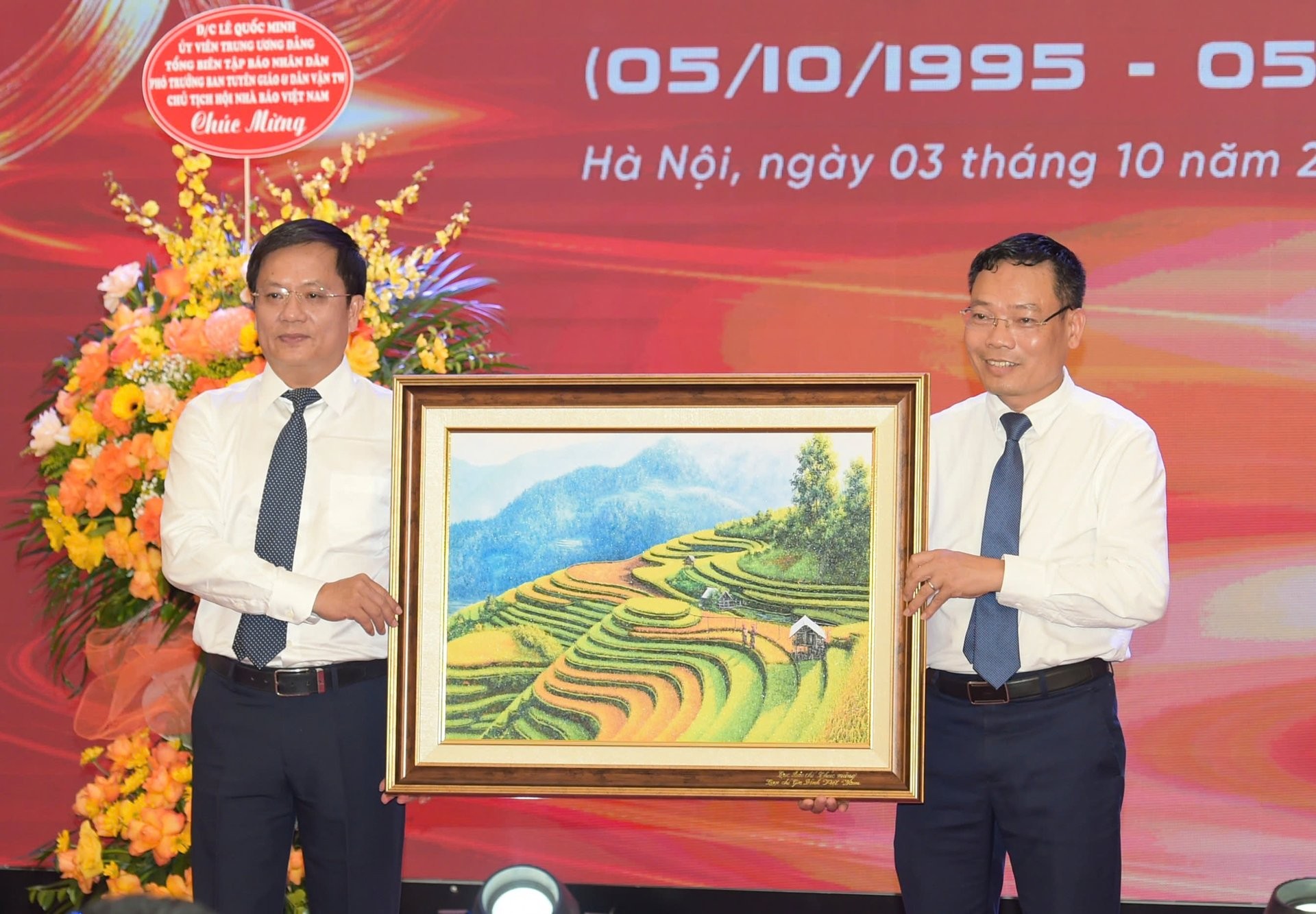 Ông Đặng Khắc Lợi - Phó Cục trưởng Cục Báo chí, Bộ Văn hóa - Thể thao và Du lịch tặng quà chúc mừng Tạp chí Gia đình Việt Nam Ông Đặng Khắc Lợi - Phó Cục trưởng Cục Báo chí, Bộ Văn hóa - Thể thao và Du lịch tặng quà chúc mừng Tạp chí Gia đình Việt Nam