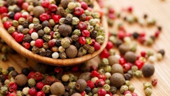 Giá hồ tiêu ngày 5/10/2025: Ổn định, một số khu vực tăng nhẹ