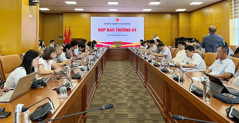 Toàn cảnh buổi họp báo. Ảnh: N.H Toàn cảnh buổi họp báo. Ảnh: N.H