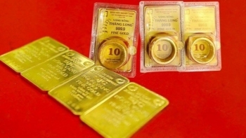 Vàng miếng SJC vượt 140 triệu đồng/lượng, lập đỉnh lịch sử