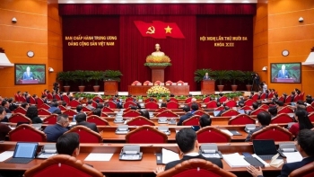 Bế mạc Hội nghị Trung ương 13