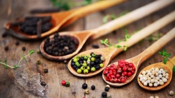 Giá tiêu hôm nay 9/10: Đồng loạt tăng nhẹ sau điều chỉnh tỷ giá, thị trường chờ đợi tín hiệu mới