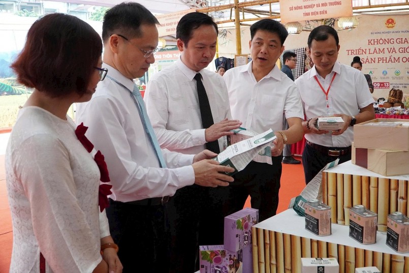 OCOP và câu chuyện làng nghề: Hành trình hấp dẫn du khách OCOP và câu chuyện làng nghề: Hành trình hấp dẫn du khách