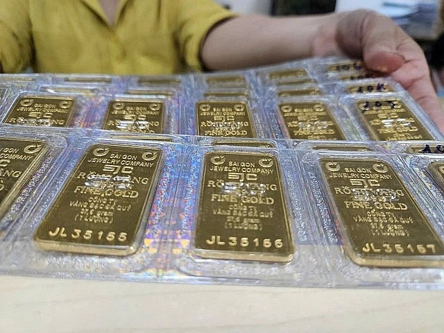 Dự kiến có khoảng 8 ngân hàng thương mại và 3 doanh nghiệp lớn là SJC, PNJ và DOJI đủ điều kiện tham gia vào thị trường sản xuất vàng miếng trong giai đoạn đầu.