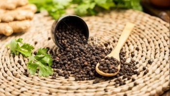 Giá hồ tiêu hôm nay 15/10: Ghi nhận mức giảm sâu, thị trường trong nước đồng loạt lao dốc