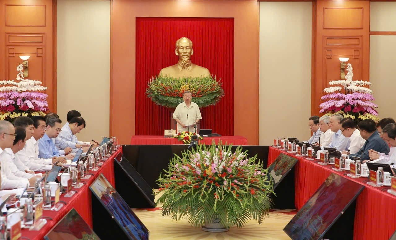 Tổng Bí thư Tô Lâm chủ trì phiên họp của Thường trực Ban Chỉ đạo T.Ư về phát triển khoa học, công nghệ, chuyển đổi số quốc gia Tổng Bí thư Tô Lâm chủ trì phiên họp của Thường trực Ban Chỉ đạo T.Ư về phát triển khoa học, công nghệ, chuyển đổi số quốc gia