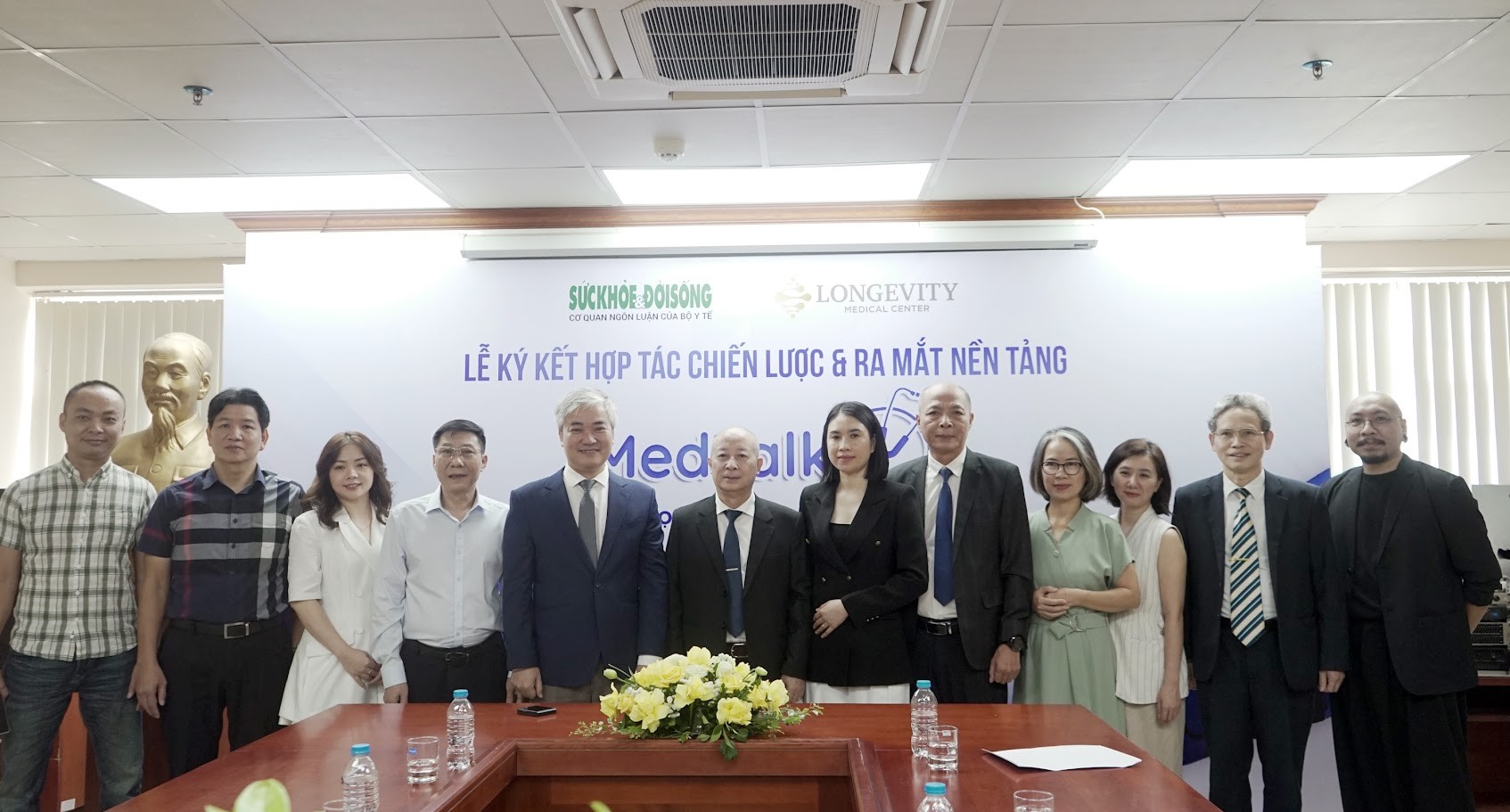 Báo Sức khỏe & Đời sống và Longevity Medical Center ký kết hợp tác chiến lược, ra mắt nền tảng Medtalks - nền tảng truyền thông về y học trường thọ Báo Sức khỏe & Đời sống và Longevity Medical Center ký kết hợp tác chiến lược, ra mắt nền tảng Medtalks - nền tảng truyền thông về y học trường thọ