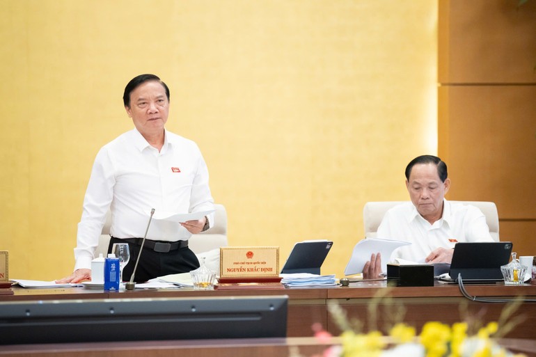 Phó Chủ tịch Quốc hội Nguyễn Khắc Định phát biểu ý kiến. (Ảnh: DUY LINH) Phó Chủ tịch Quốc hội Nguyễn Khắc Định phát biểu ý kiến. (Ảnh: DUY LINH)