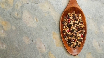 Giá hồ tiêu hôm nay 17/10: Tăng nhẹ tại một số địa phương, thị trường thế giới biến động nhẹ