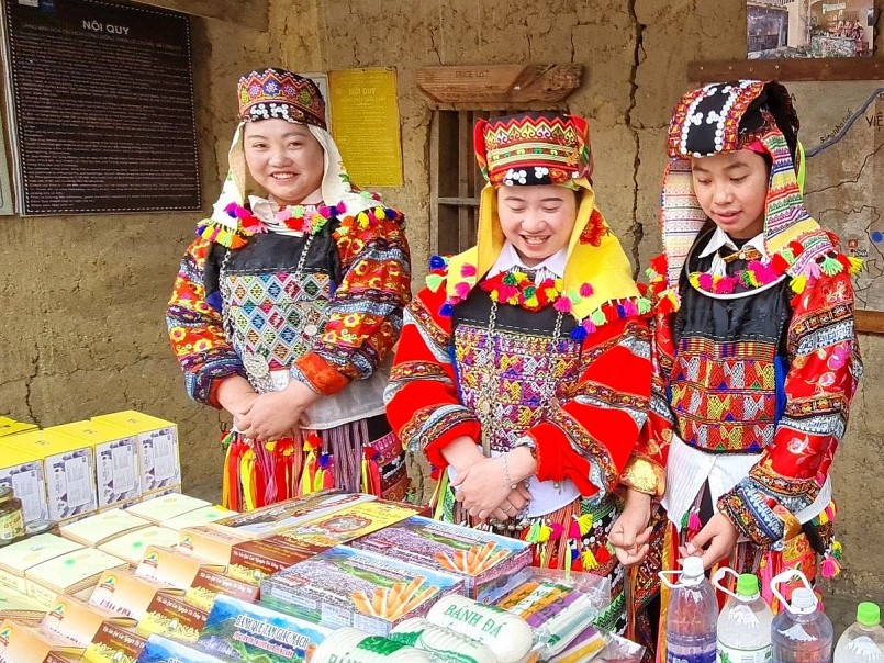 Văn hóa bản địa của người Lô Lô là dấu ấn nổi bật của làng Lô Lô Chải, xã Lũng Cú, tỉnh Tuyên Quang. Ảnh: Đào Thanh. Văn hóa bản địa của người Lô Lô là dấu ấn nổi bật của làng Lô Lô Chải, xã Lũng Cú, tỉnh Tuyên Quang. Ảnh: Đào Thanh.