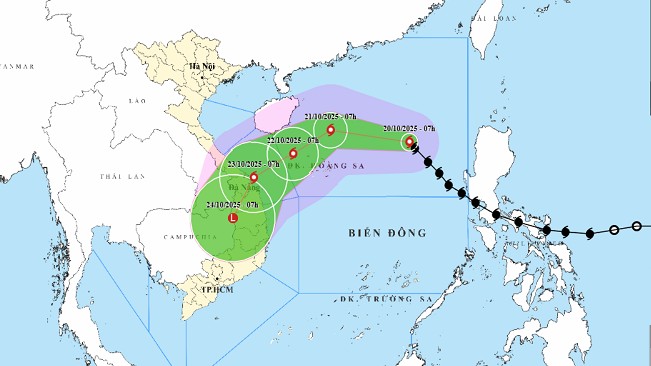 Bão số 12 (Fengshen) mạnh lên, hướng vào miền Trung