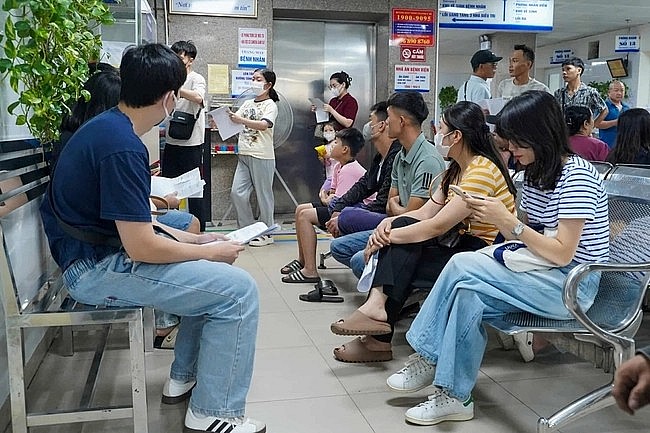 Bệnh nhân đến khám tại Bệnh viện Da liễu Trung ương. Bệnh nhân đến khám tại Bệnh viện Da liễu Trung ương.