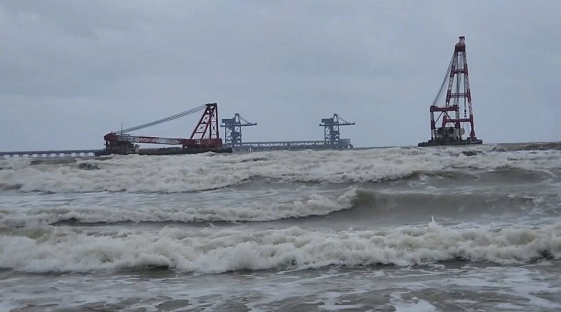 Bão số 12 (Fengshen) mạnh lên, hướng vào miền Trung Bão số 12 (Fengshen) mạnh lên, hướng vào miền Trung