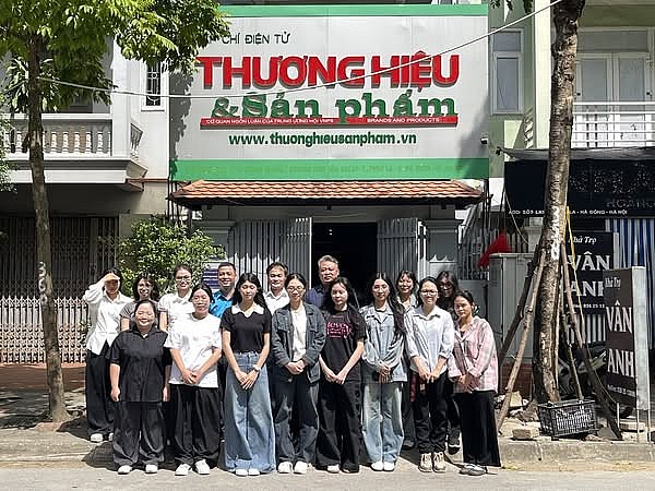 Tạp chí Thương hiệu và Sản phẩm tiếp nhận sinh viên Học viện Phụ nữ Việt Nam đến thực tập Tạp chí Thương hiệu và Sản phẩm tiếp nhận sinh viên Học viện Phụ nữ Việt Nam đến thực tập