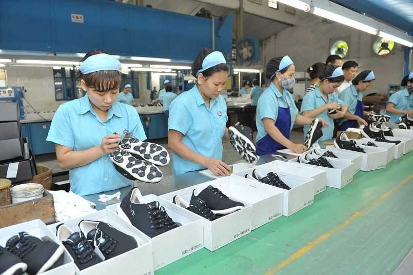 Theo Cục Thống kê, xuất khẩu hàng dệt may, da giày chiếm trung bình hơn 20,8% tổng kim ngạch xuất khẩu sang EU giai đoạn 2014-2024 Theo Cục Thống kê, xuất khẩu hàng dệt may, da giày chiếm trung bình hơn 20,8% tổng kim ngạch xuất khẩu sang EU giai đoạn 2014-2024