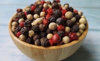 Giá tiêu hôm nay 23/10: Thị trường nội địa đi ngang, xuất khẩu sang thị trường trọng điểm khởi sắc