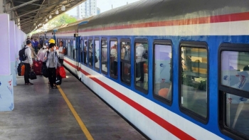 Vé tàu Tết 2026: Sức mua chậm hay thói quen tiêu dùng đã thay đổi?