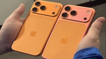 iPhone 17 Pro màu cam "biến" thành vàng hồng: Cảnh báo từ thói quen vệ sinh