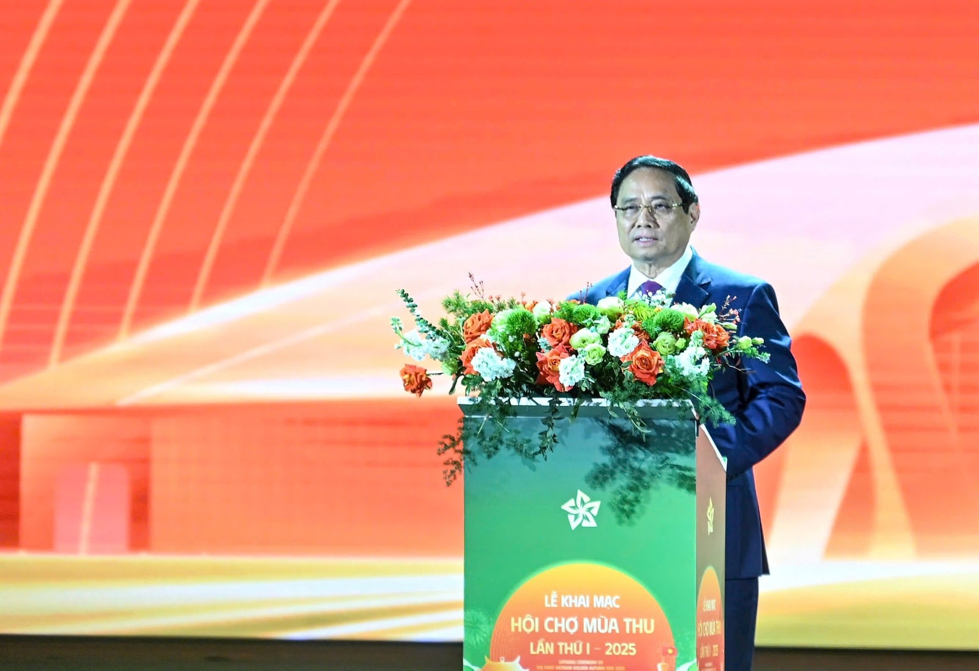 Thủ tướng Chính phủ Phạm Minh Chính phát biểu khai mạc hội chợ. Ảnh: Viết Thành Thủ tướng Chính phủ Phạm Minh Chính phát biểu khai mạc hội chợ. Ảnh: Viết Thành