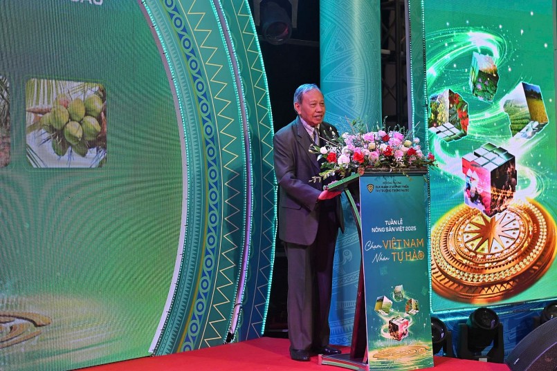 Nguyên Thứ trưởng Bộ Công Thương Lương Văn Tự phát biểu tại Tuần lễ nông sản Việt 2025. Nguyên Thứ trưởng Bộ Công Thương Lương Văn Tự phát biểu tại Tuần lễ nông sản Việt 2025.