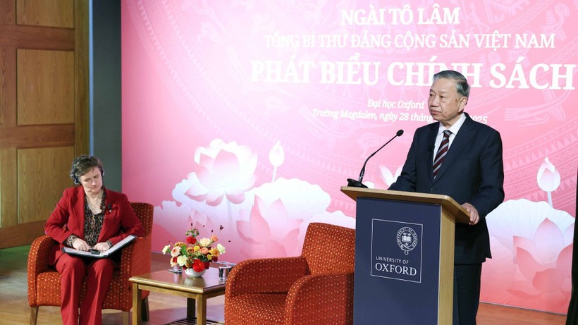 Tổng Bí thư Tô Lâm phát biểu tại Đại học Oxford. (Ảnh: Thống Nhất/TTXVN) Tổng Bí thư Tô Lâm phát biểu tại Đại học Oxford. (Ảnh: Thống Nhất/TTXVN)