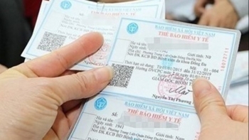 Tặng thẻ BHYT cho người khó khăn, mang ‘Tết ấm’ đến với người nghèo