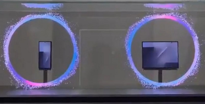 Mẫu điện thoại gập ba được Samsung trưng bày tại K-Tech Showcase ẢNH: CHỤP MÀN HÌNH CHOSUN Mẫu điện thoại gập ba được Samsung trưng bày tại K-Tech Showcase ẢNH: CHỤP MÀN HÌNH CHOSUN