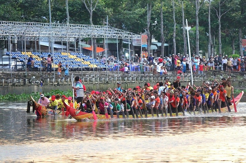 Các đội đang tích cực tập luyện chuẩn bị tham gia Lễ hội Ok Om Bok - Đua ghe Ngo năm 2025. Các đội đang tích cực tập luyện chuẩn bị tham gia Lễ hội Ok Om Bok - Đua ghe Ngo năm 2025.