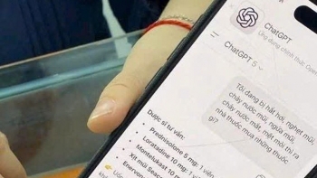 Tự chữa bệnh theo ChatGPT: Canh bạc với sức khỏe