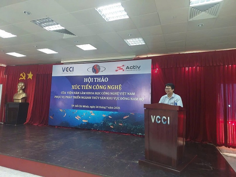 PGS.TS Trần Quốc Toàn - Ban Khoa học và Công nghệ Hội Khoa học các Sản phẩm Thiên nhiên Việt Nam. PGS.TS Trần Quốc Toàn - Ban Khoa học và Công nghệ Hội Khoa học các Sản phẩm Thiên nhiên Việt Nam.