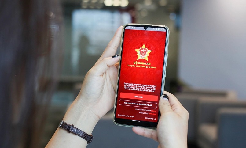 Người dân có thể thực hiện các thủ tục chứng thực trên tại bất kỳ UBND cấp xã nào trên toàn quốc. Người dân có thể thực hiện các thủ tục chứng thực trên tại bất kỳ UBND cấp xã nào trên toàn quốc.