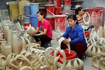 Thủ công mỹ nghệ Việt Nam trước yêu cầu xanh hóa và cạnh tranh quốc tế