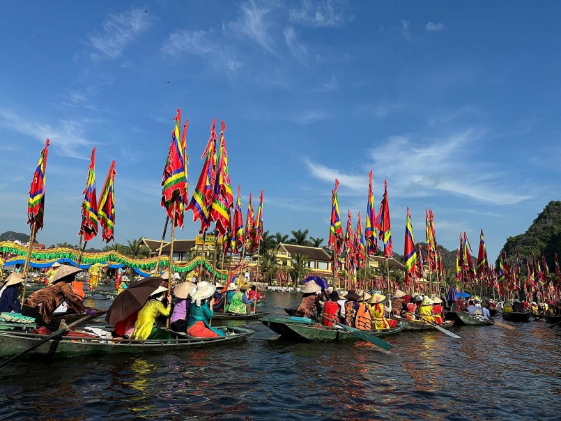 Lễ hội Sắc vàng Tam Cốc-nét văn hóa độc đáo, hấp dẫn khách du lịch. Lễ hội Sắc vàng Tam Cốc-nét văn hóa độc đáo, hấp dẫn khách du lịch.