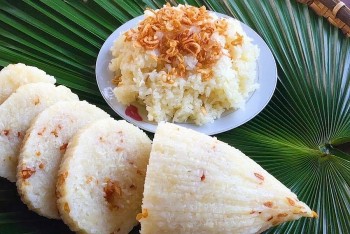 Thơm dẻo cơm nắm lá cọ - Gói trọn tinh hoa ẩm thực đất Tổ