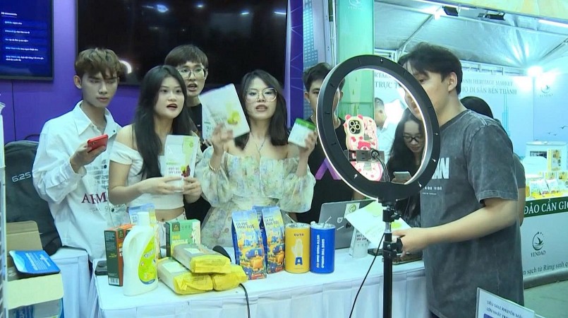 Dự thảo Luật Thương mại điện tử: Hỗ trợ doanh nghiệp nhỏ và vừa phát triển Dự thảo Luật Thương mại điện tử: Hỗ trợ doanh nghiệp nhỏ và vừa phát triển