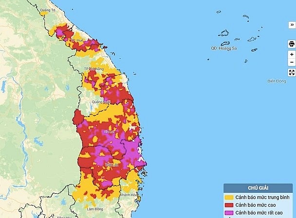 Cơ quan khí tượng cảnh báo nguy cơ rất cao xảy ra lũ quét trên các sông, suối nhỏ, sạt lở đất trên sườn dốc và ngập úng tại các vùng trũng, thấp. 8 tỉnh, thành phố từ Quảng Trị đến Lâm Đồng.