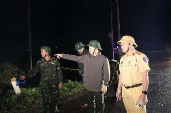 Phó Thủ tướng Trần Hồng Hà: Không để người dân bị đói, khát hoặc rơi vào cảnh khó khăn sau bão