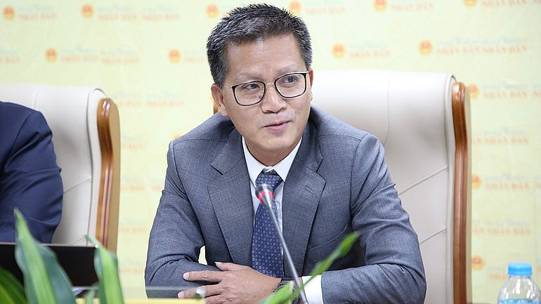 Phó Cục trưởng Cục Quản lý Dược Nguyễn Thành Lâm trao đổi tại toạ đàm. Phó Cục trưởng Cục Quản lý Dược Nguyễn Thành Lâm trao đổi tại toạ đàm.