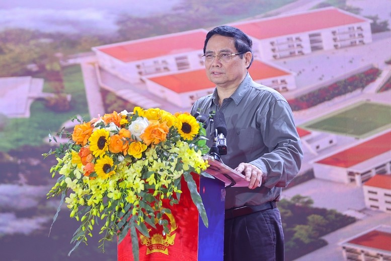 Thủ tướng Phạm Minh Chính bày tỏ vui mừng dự lễ khởi công trong không khí phấn khởi cả nước thi đua lập thành tích chào mừng Đại hội đại biểu toàn quốc lần thứ XIV của Đảng - Ảnh: VGP Thủ tướng Phạm Minh Chính bày tỏ vui mừng dự lễ khởi công trong không khí phấn khởi cả nước thi đua lập thành tích chào mừng Đại hội đại biểu toàn quốc lần thứ XIV của Đảng - Ảnh: VGP